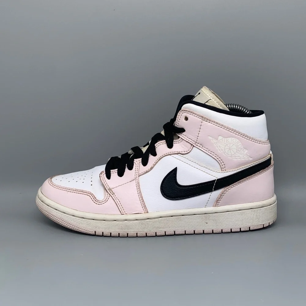Jordan 1‎ Mid GS Pink White Basketball Shoes BQ6472-500 Women's Sz 7.5